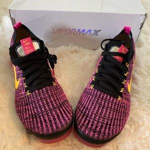WOMEN'S NIKE AIR VAPORMAX FLYKNIT 3 RUNNING SHOES